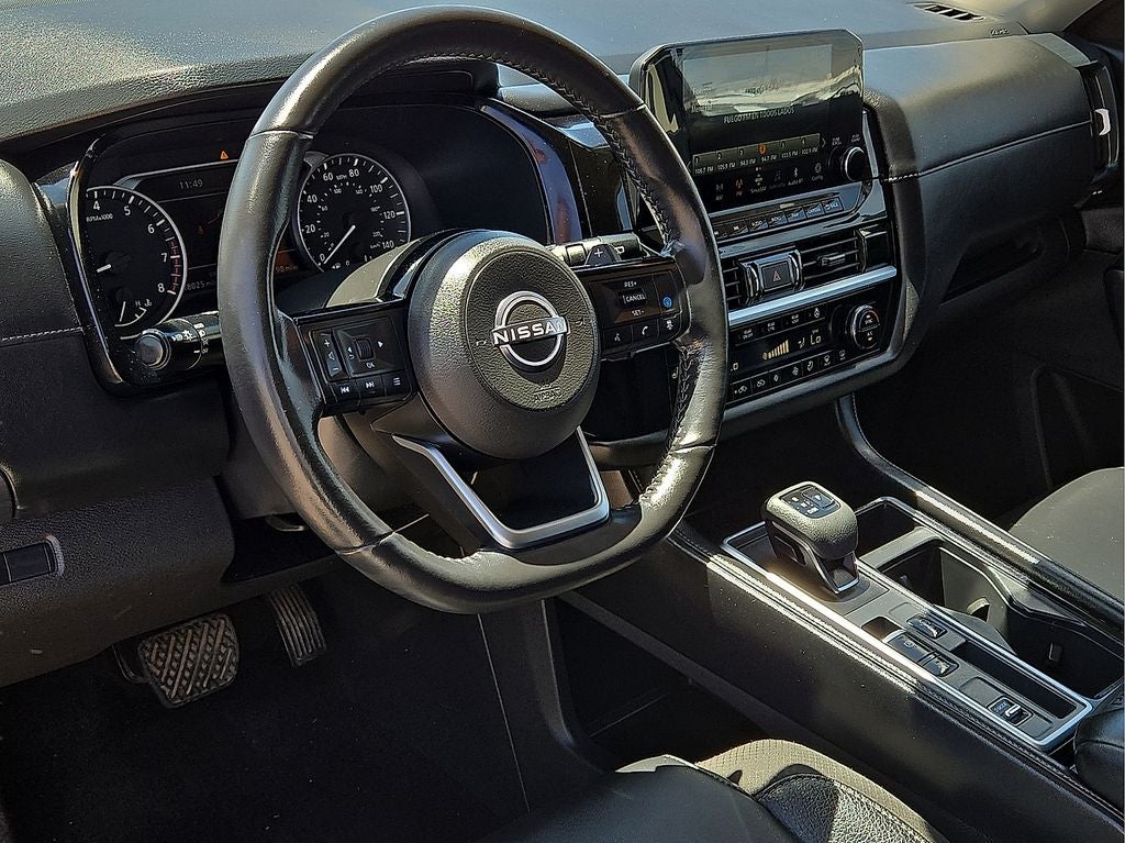 2024 Nissan Pathfinder SL