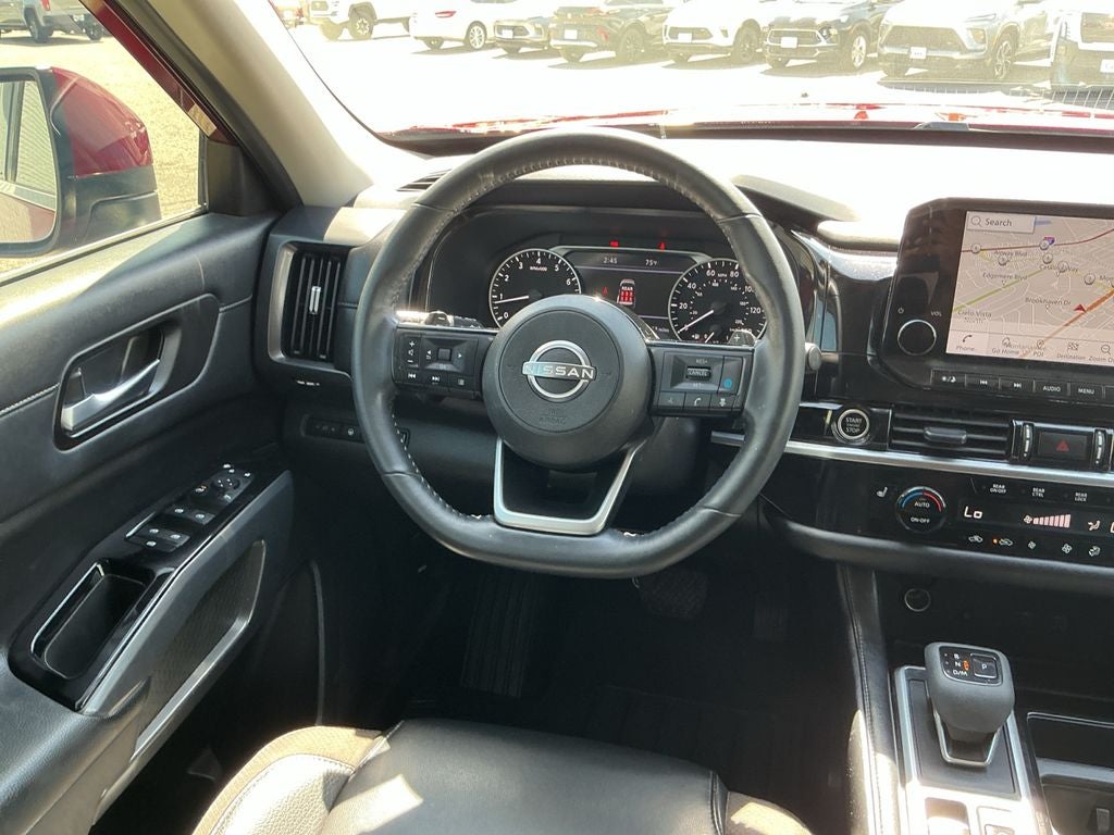 2024 Nissan Pathfinder SL