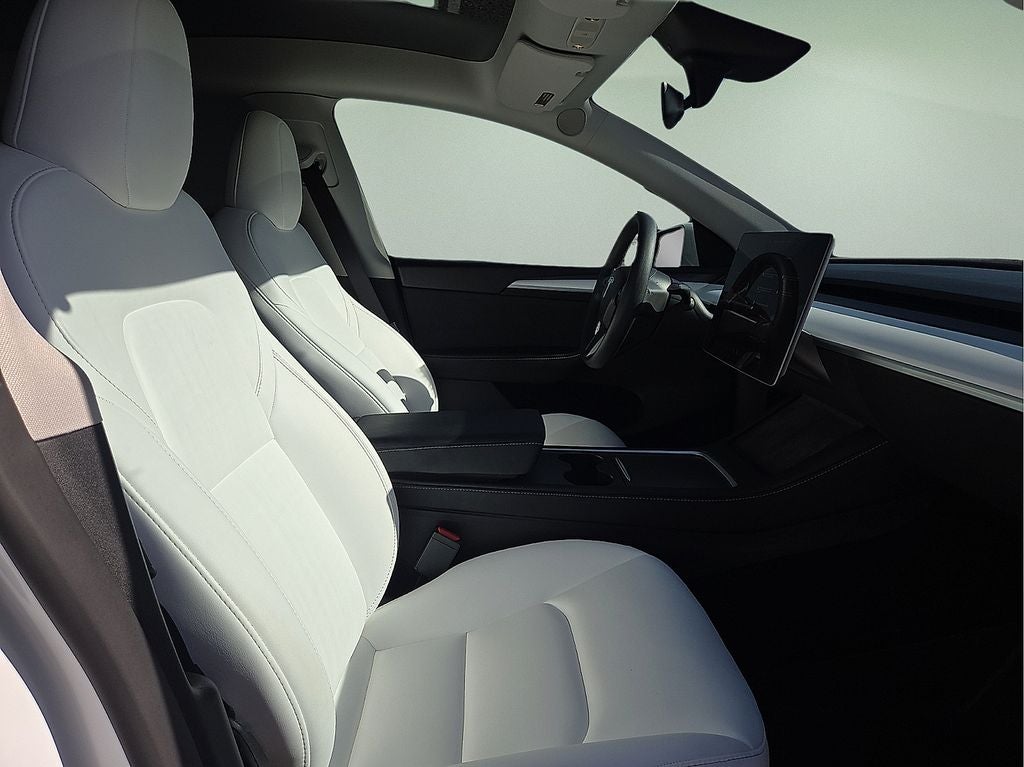 2025 Tesla Model Y Long Range