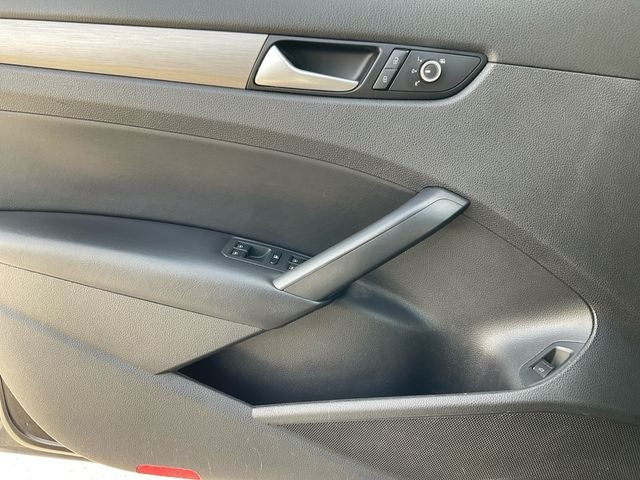 2015 Volkswagen Passat 1.8T SE