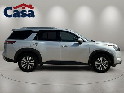 2025 Nissan Pathfinder SL