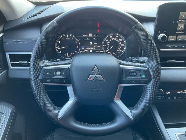 2023 Mitsubishi Outlander SE