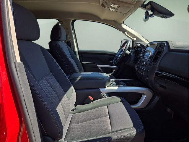 2024 Nissan TITAN Crew Cab SV