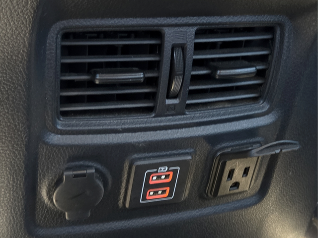 2024 Nissan TITAN Crew Cab SV