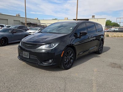 2020 Chrysler Pacifica Touring