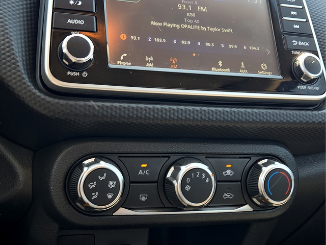 2025 Nissan Kicks Play S