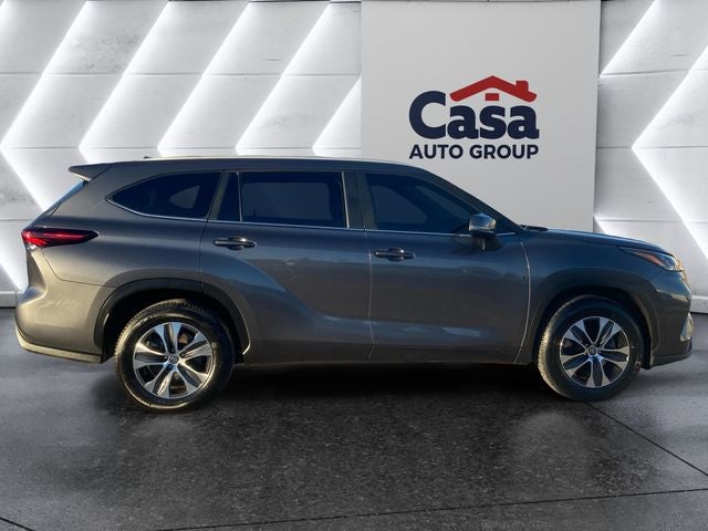 2024 Toyota Highlander XLE