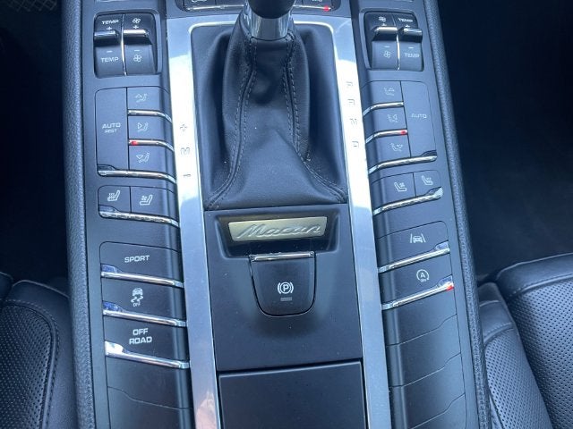 2020 Porsche Macan Base