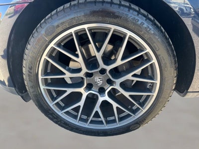 2020 Porsche Macan Base