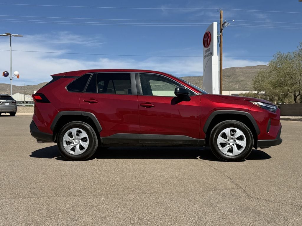 2025 Toyota RAV4 LE