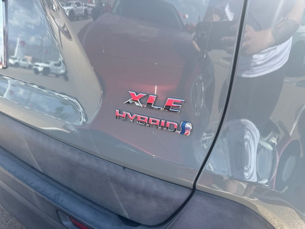 2020 Toyota RAV4 Hybrid XLE
