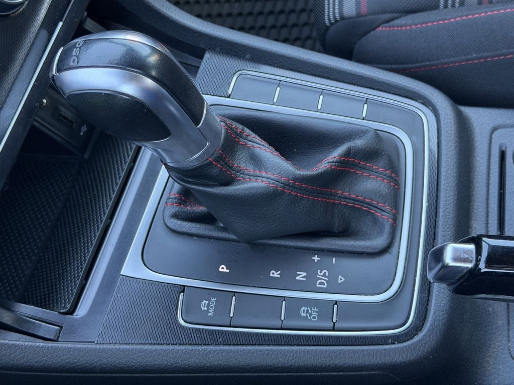 2017 Volkswagen Golf GTI S