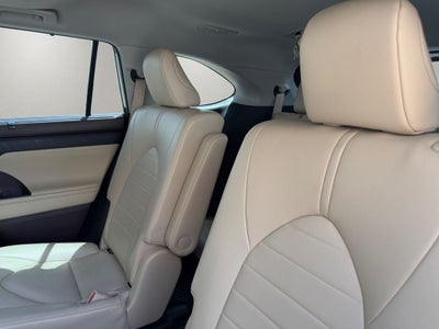 2022 Toyota Highlander Hybrid XLE