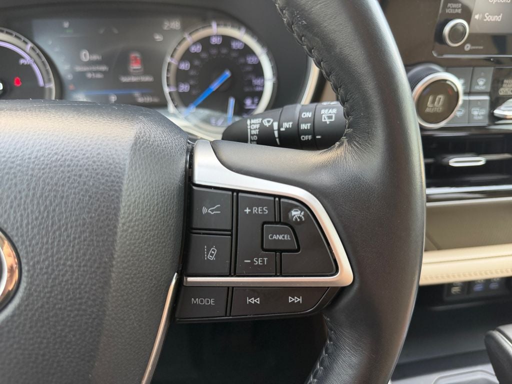 2022 Toyota Highlander Hybrid XLE