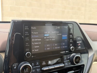 2022 Toyota Highlander Hybrid XLE