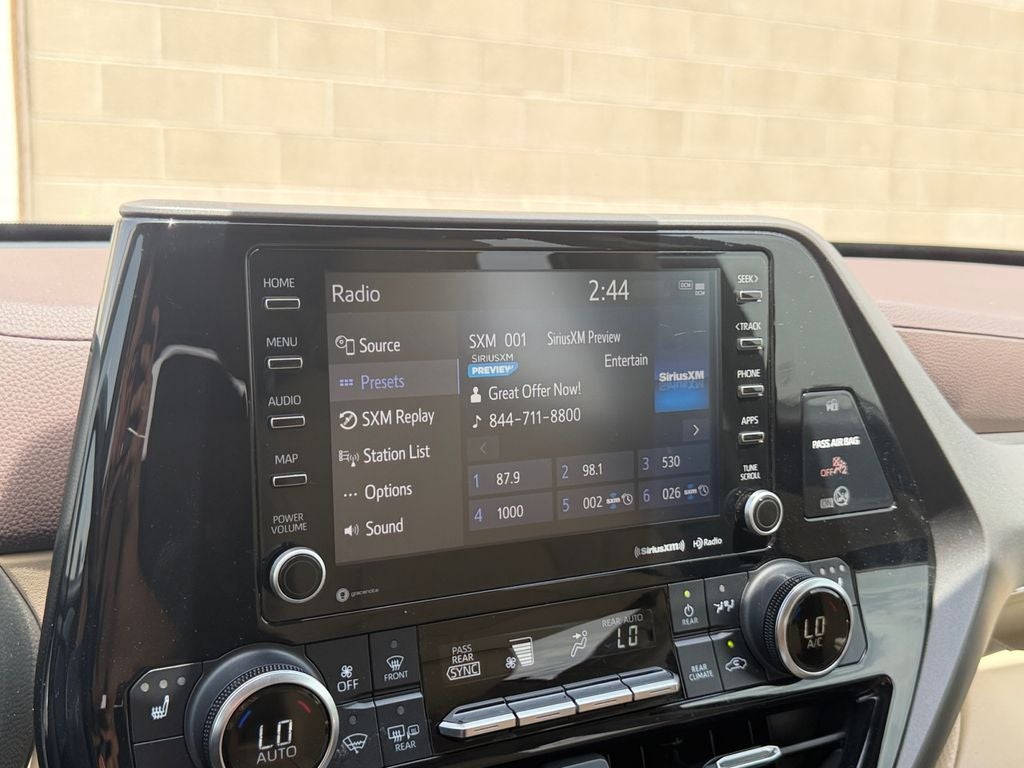 2022 Toyota Highlander Hybrid XLE