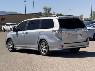 2014 Toyota Sienna SE 8 Passenger