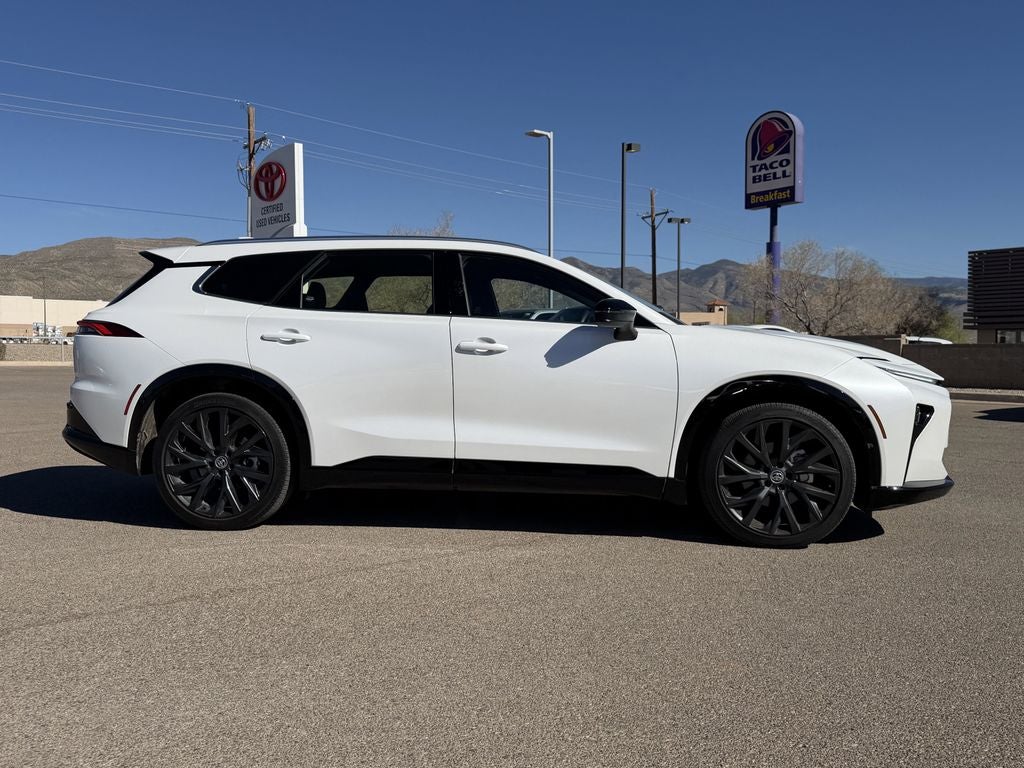 2025 Toyota Crown Signia Limited