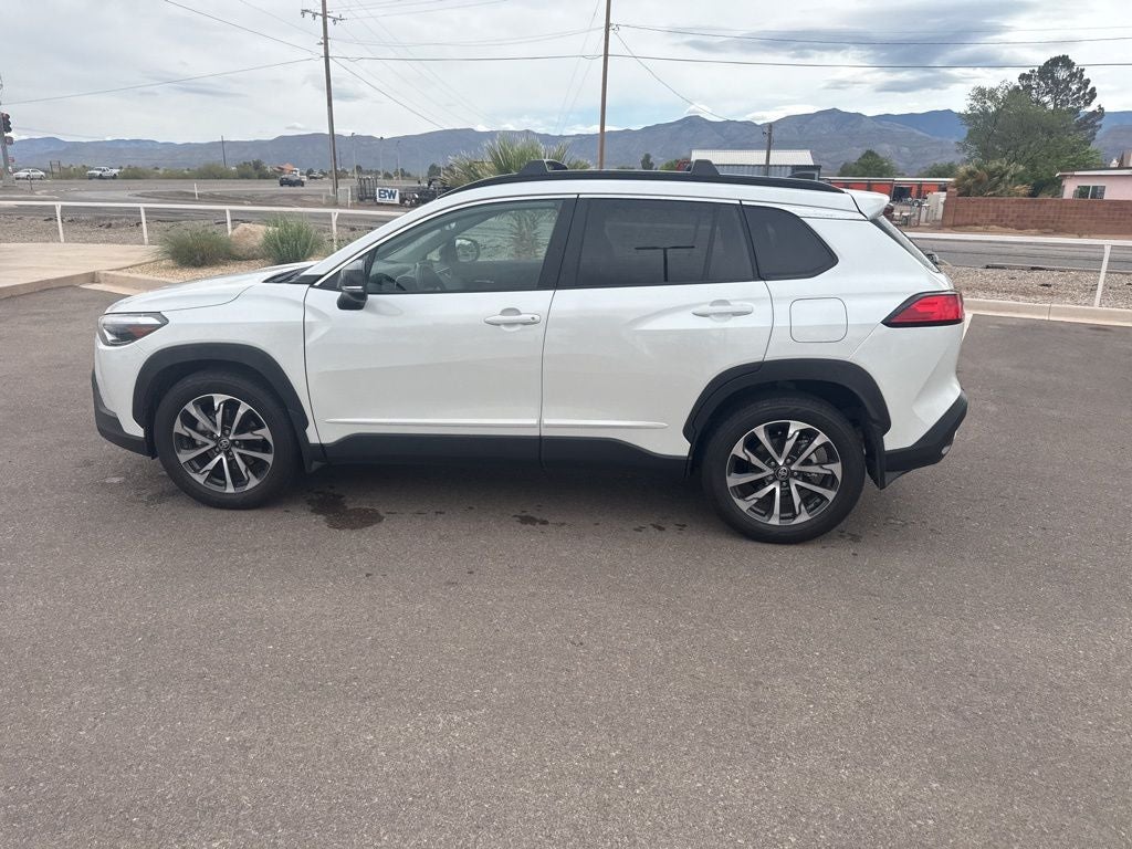 2025 Toyota Corolla Cross XLE