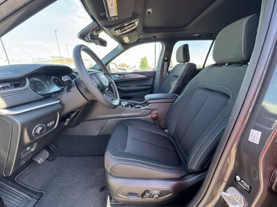 2025 Jeep Grand Cherokee GRAND CHEROKEE LAREDO X 4X2