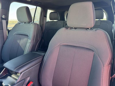 2025 Jeep Grand Cherokee GRAND CHEROKEE LAREDO X 4X2