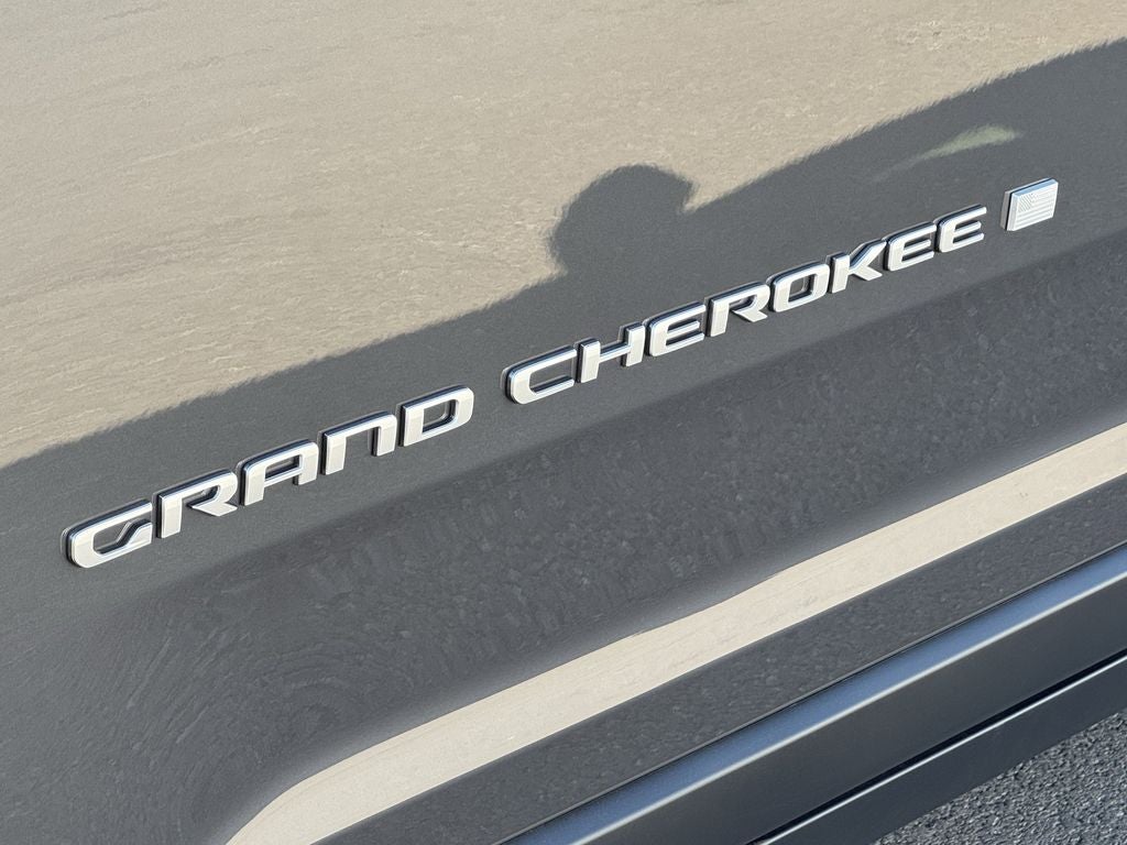 2025 Jeep Grand Cherokee GRAND CHEROKEE LAREDO X 4X2