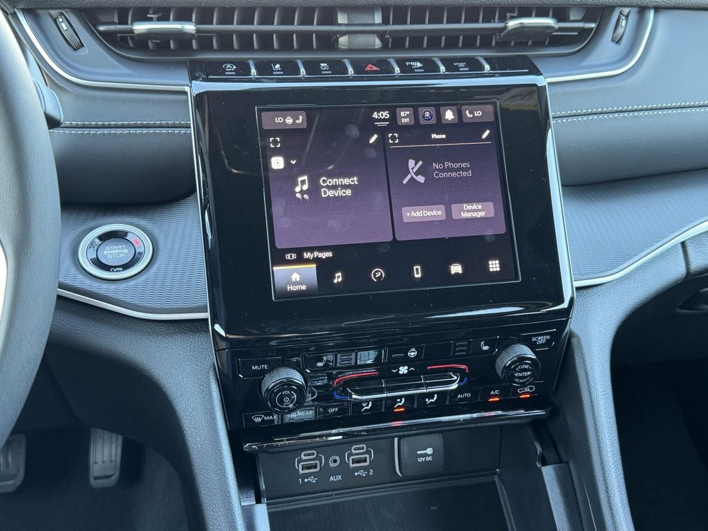 2025 Jeep Grand Cherokee GRAND CHEROKEE LAREDO X 4X4