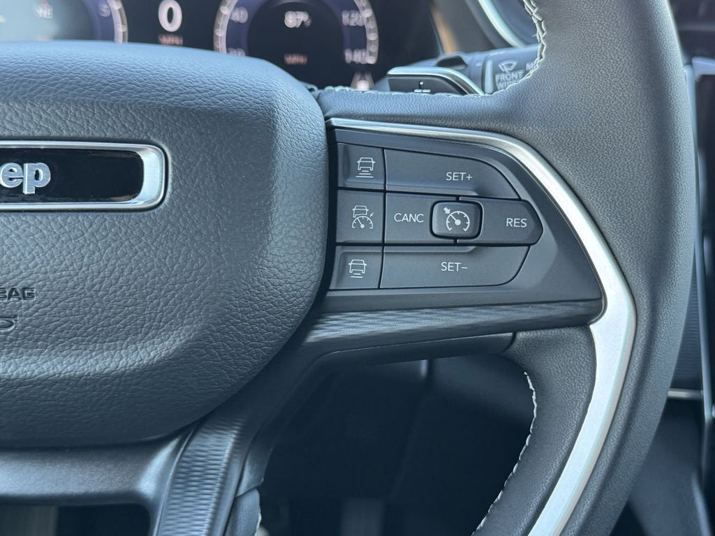 2025 Jeep Grand Cherokee GRAND CHEROKEE LAREDO X 4X4