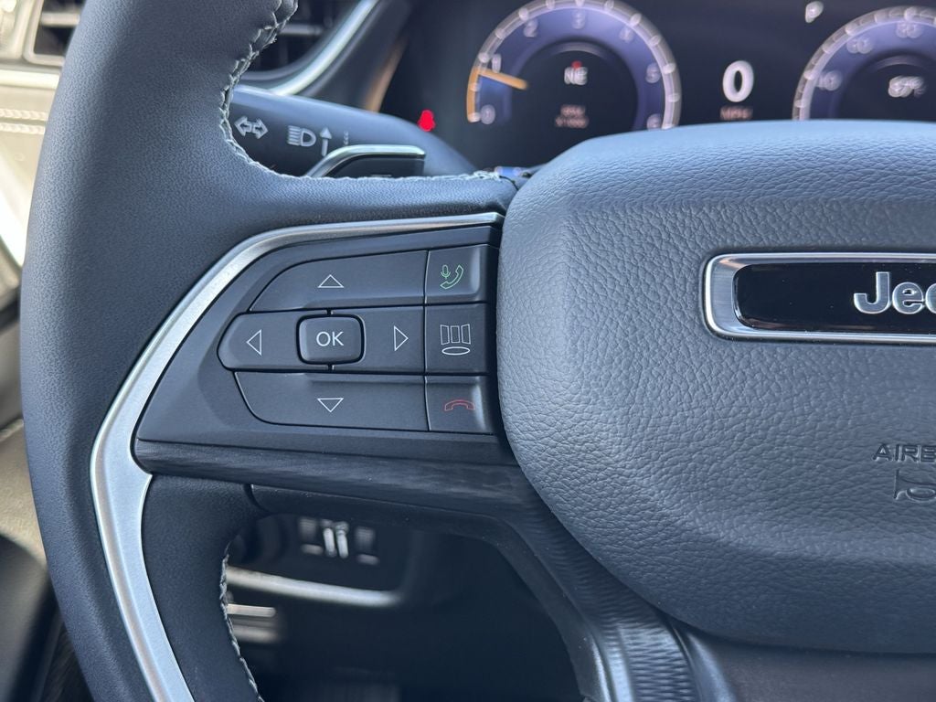 2025 Jeep Grand Cherokee GRAND CHEROKEE LAREDO X 4X4