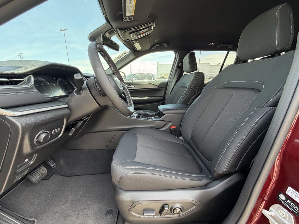 2026 Jeep Grand Cherokee GRAND CHEROKEE LAREDO 4X4