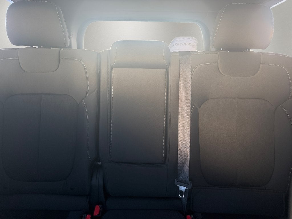 2027 Jeep Grand Cherokee GRAND CHEROKEE LAREDO 4X4