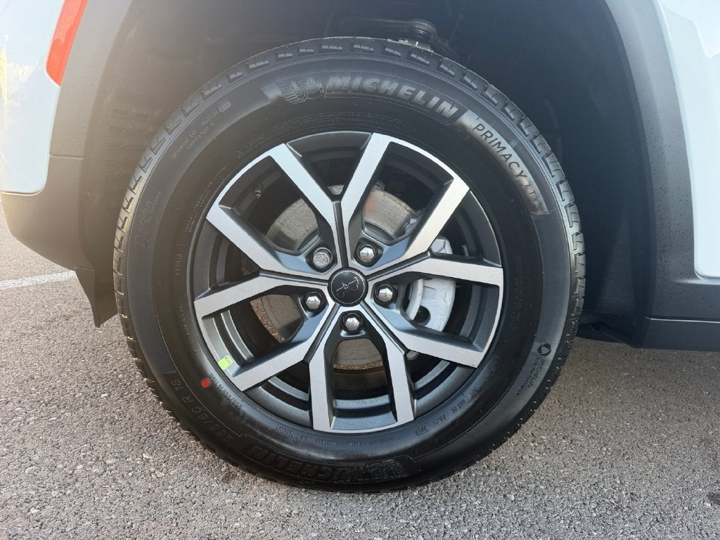 2027 Jeep Grand Cherokee GRAND CHEROKEE LAREDO 4X4