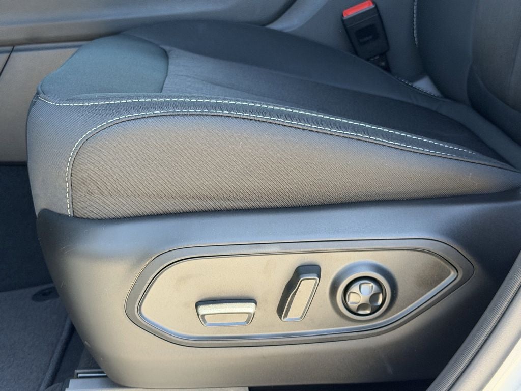 2026 Jeep Grand Cherokee GRAND CHEROKEE L LAREDO X 4X4