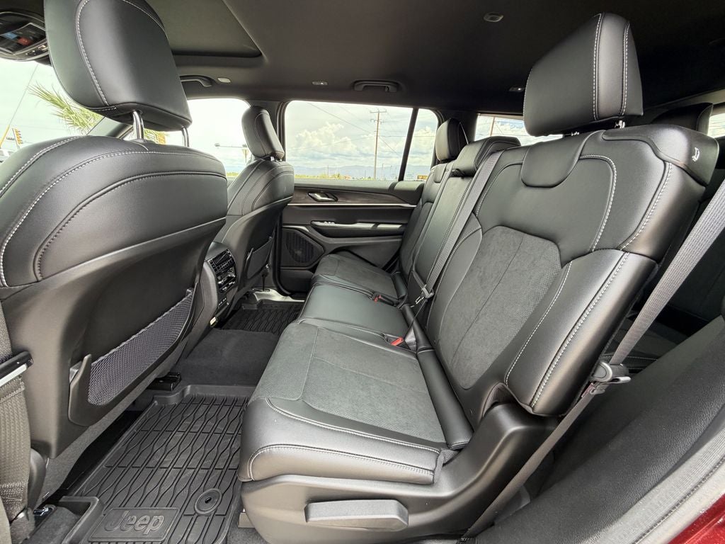 2026 Jeep Grand Cherokee GRAND CHEROKEE L LAREDO ALTITUDE 4X4
