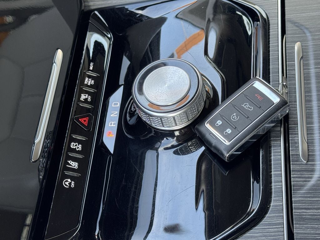 2024 Jeep Wagoneer L Series II 4x2