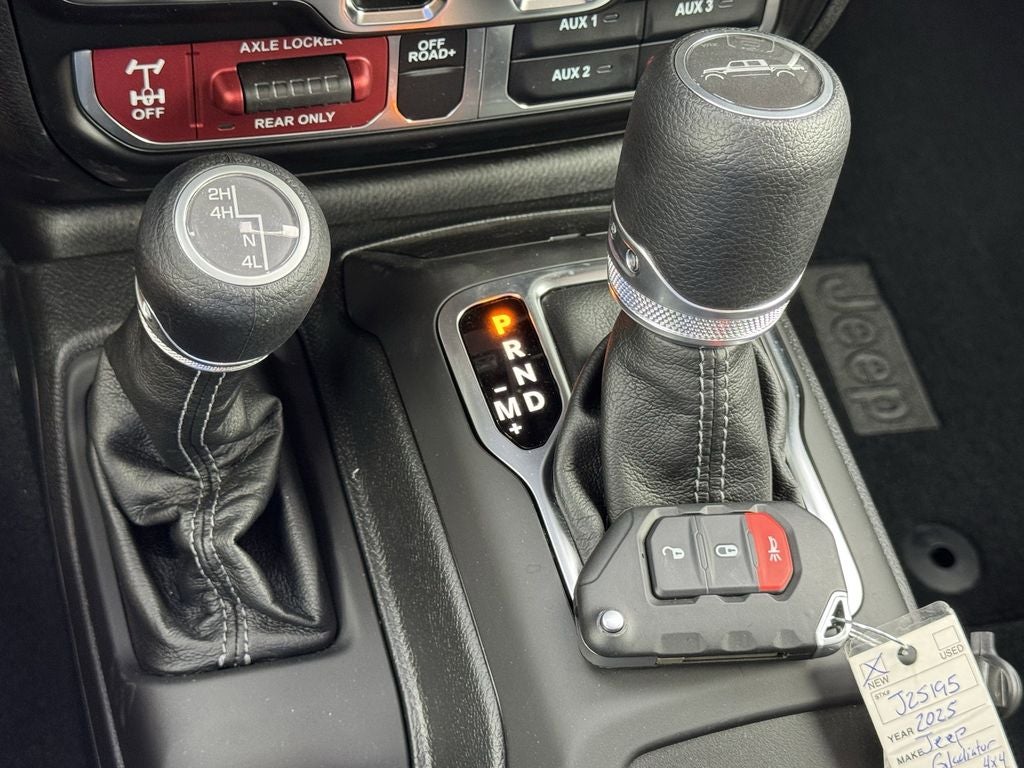 2025 Jeep Gladiator GLADIATOR MOJAVE 4X4