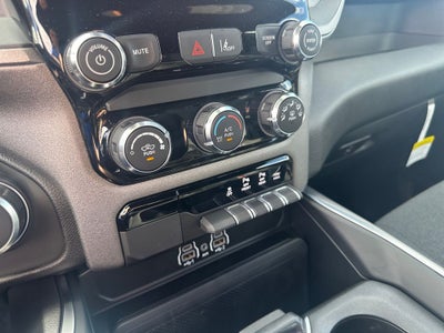 2027 RAM Ram 1500 RAM 1500 EXPRESS CREW CAB 4X4 5'7' BOX