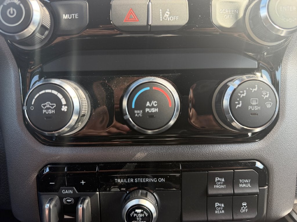 2026 RAM Ram 1500 RAM 1500 EXPRESS CREW CAB 4X4 5'7' BOX