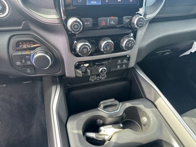 2027 RAM Ram 1500 RAM 1500 EXPRESS CREW CAB 4X4 5'7' BOX