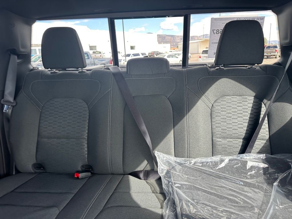 2027 RAM Ram 1500 RAM 1500 EXPRESS CREW CAB 4X4 5'7' BOX