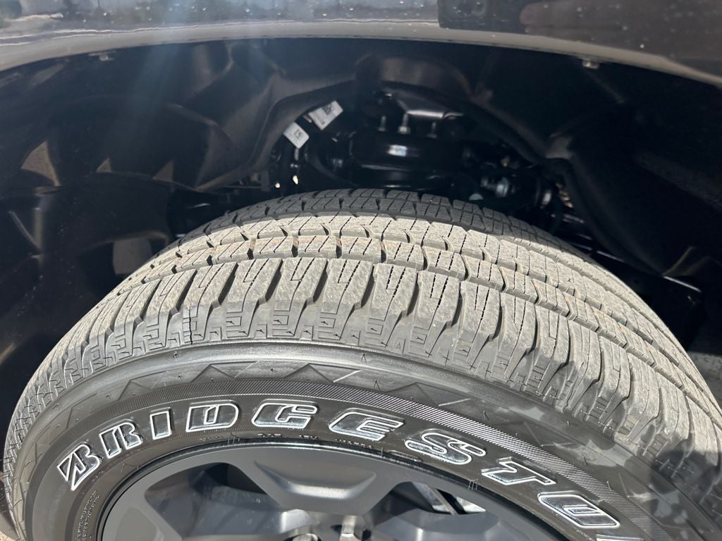 2027 RAM Ram 1500 RAM 1500 EXPRESS CREW CAB 4X4 5'7' BOX