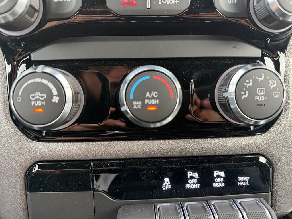 2026 RAM Ram 1500 RAM 1500 EXPRESS CREW CAB 4X4 5'7' BOX