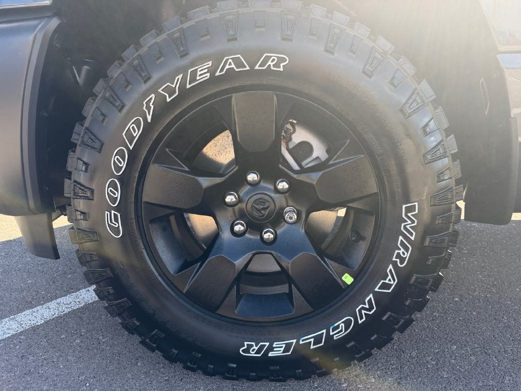 2027 RAM Ram 1500 RAM 1500 WARLOCK CREW CAB 4X4 5'7' BOX