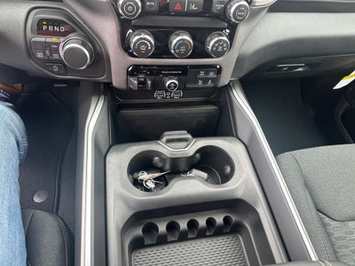 2027 RAM Ram 1500 RAM 1500 EXPRESS CREW CAB 4X4 5'7' BOX