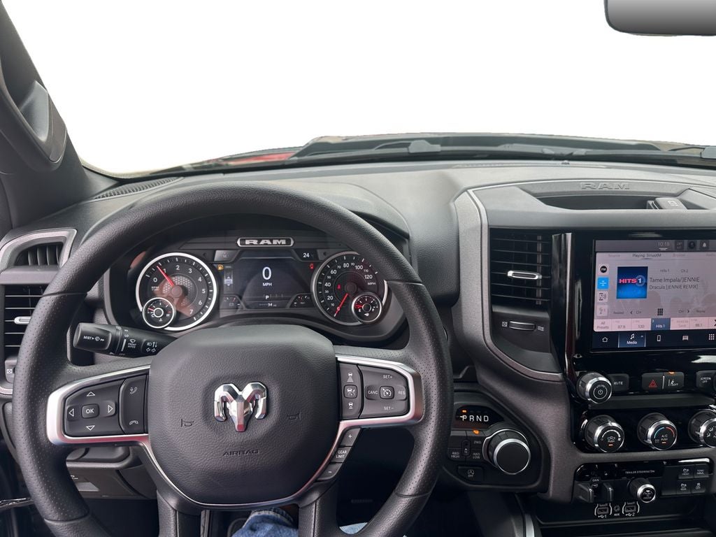 2027 RAM Ram 1500 RAM 1500 EXPRESS CREW CAB 4X4 5'7' BOX