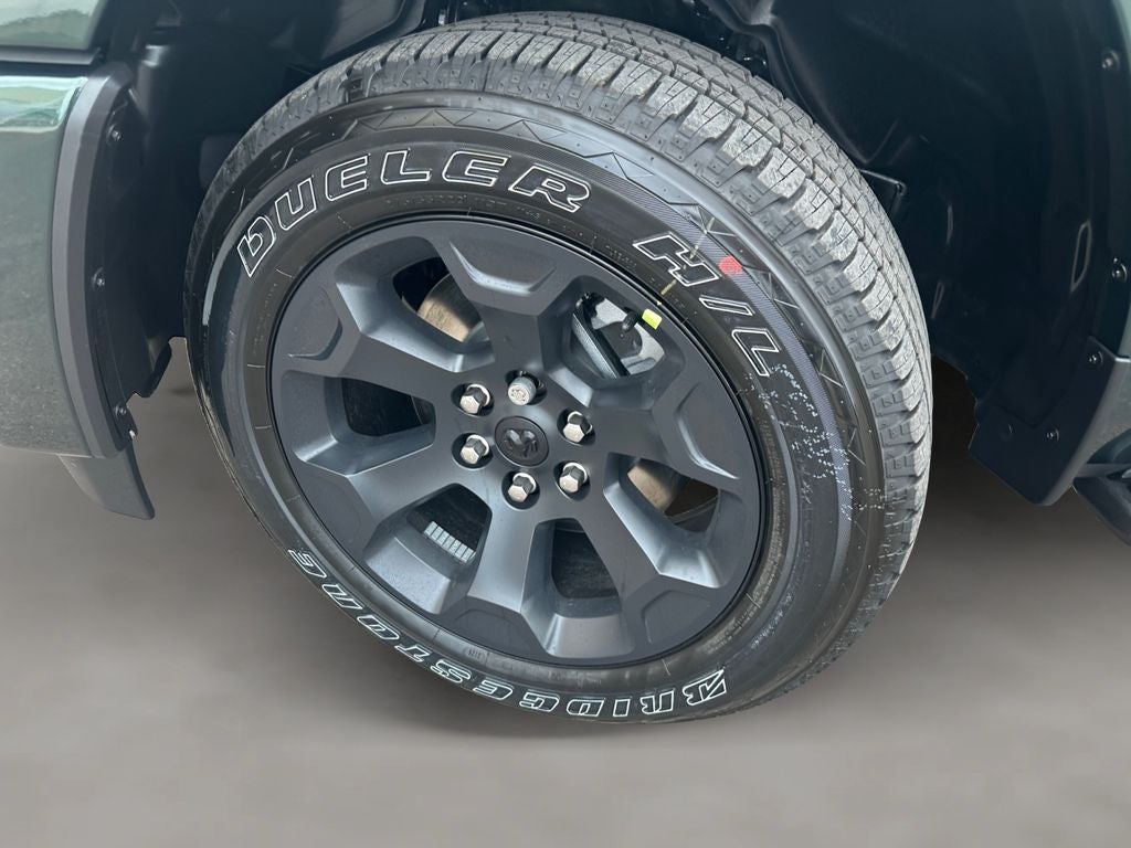 2027 RAM Ram 1500 RAM 1500 EXPRESS CREW CAB 4X4 5'7' BOX