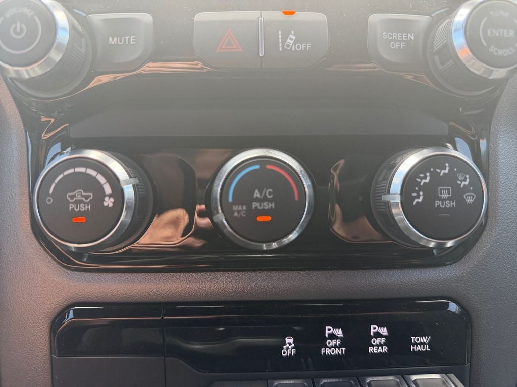 2026 RAM 1500 RAM 1500 EXPRESS CREW CAB 4X4 5'7' BOX