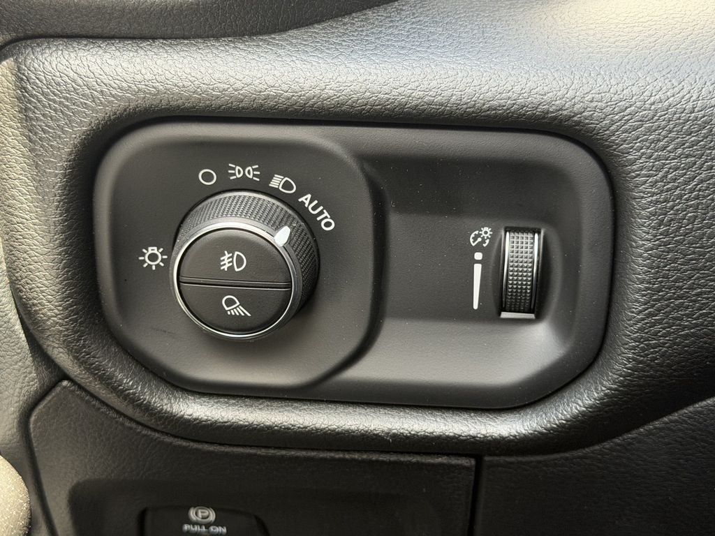 2026 RAM Ram 1500 RAM 1500 EXPRESS CREW CAB 4X4 5'7' BOX