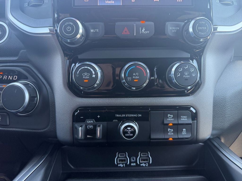 2026 RAM Ram 1500 RAM 1500 EXPRESS CREW CAB 4X4 5'7' BOX