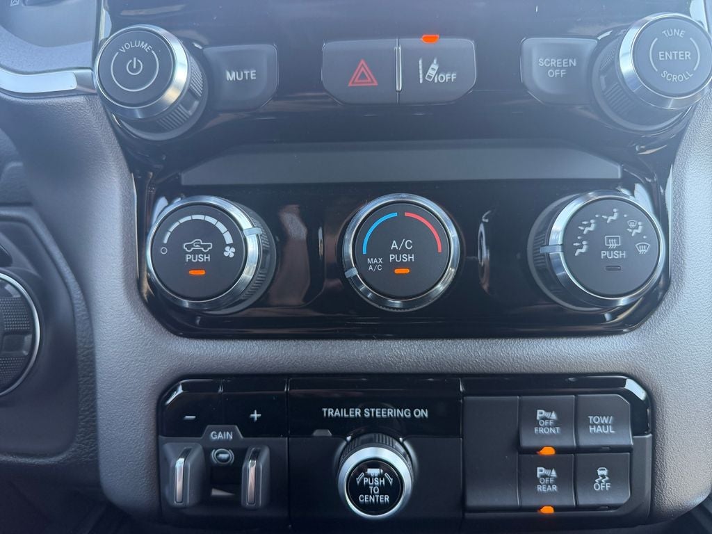 2026 RAM Ram 1500 RAM 1500 EXPRESS CREW CAB 4X4 5'7' BOX